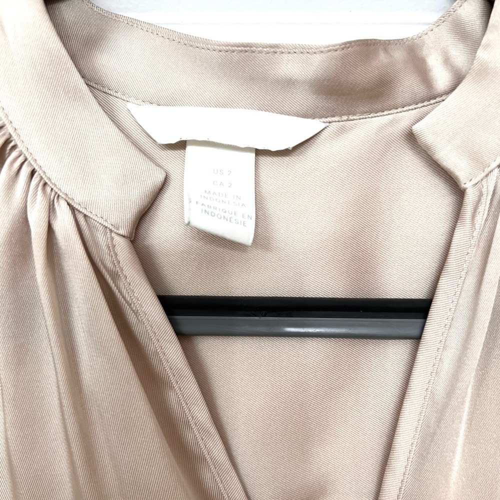 H&M Top - Picture 2 of 4